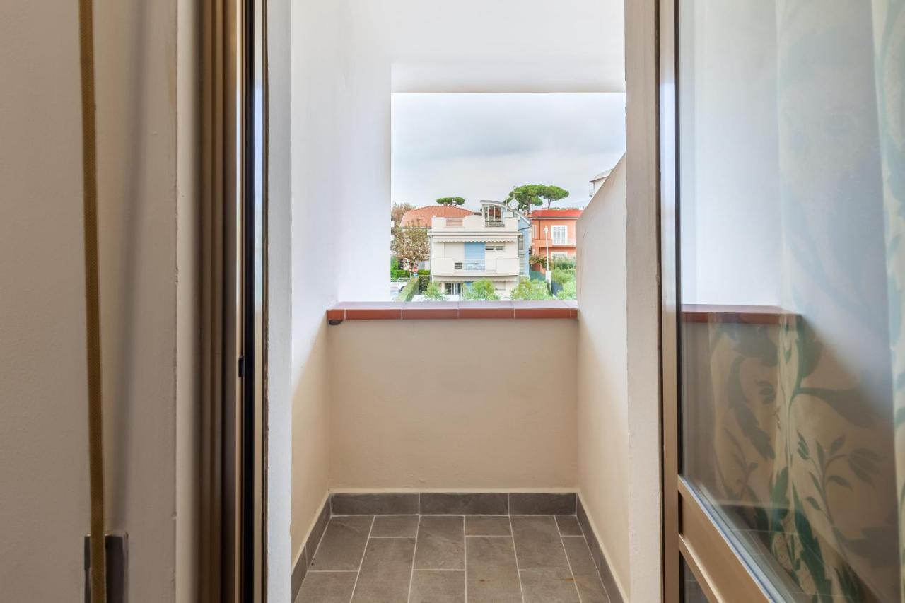 Residence Caravel 9 Lido di Camaiore Exteriör bild